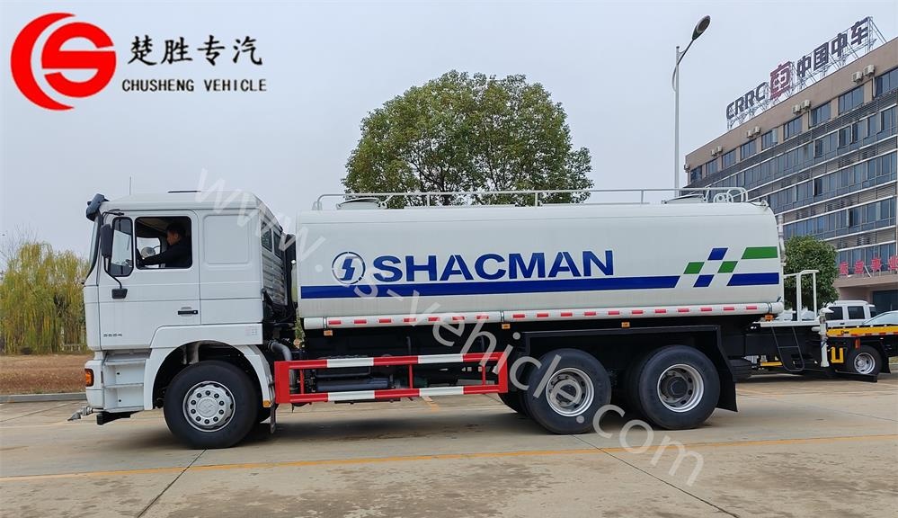 Camion-citerne d'arrosage SHACMAN exportant par lots vers l'Algérie - CS VEHICLE