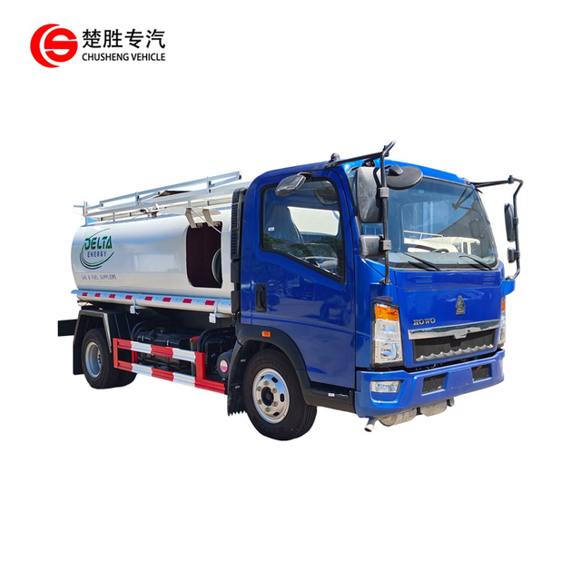 camion de remplissage de réservoir de carburant de 4x2 Sinotruk Howo 5000L de bonne qualité