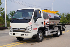 Camion de distribution d'asphalte Foton 4X2 3 CBM