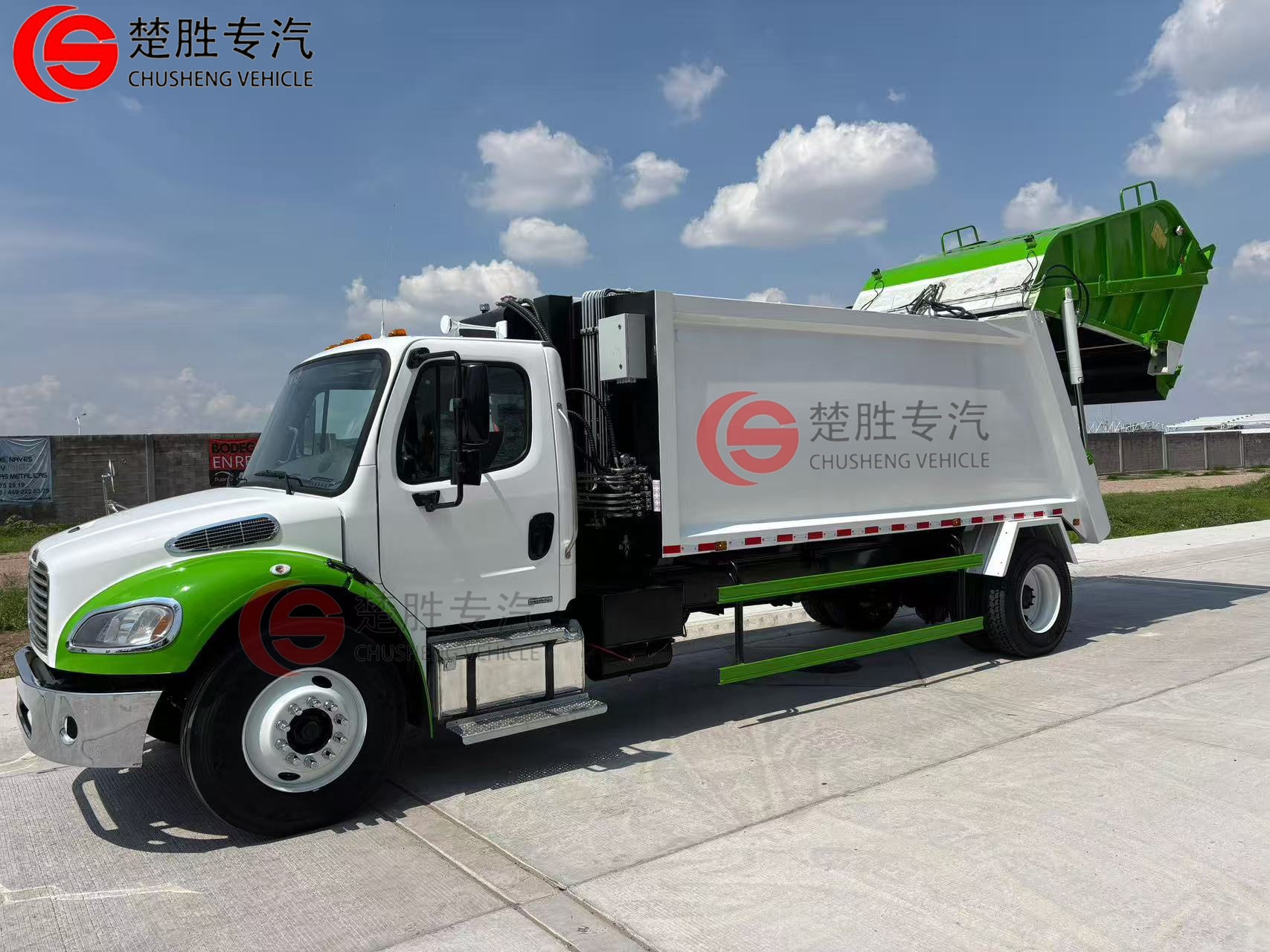 À partir des commentaires des clients - le compacteur à ordures