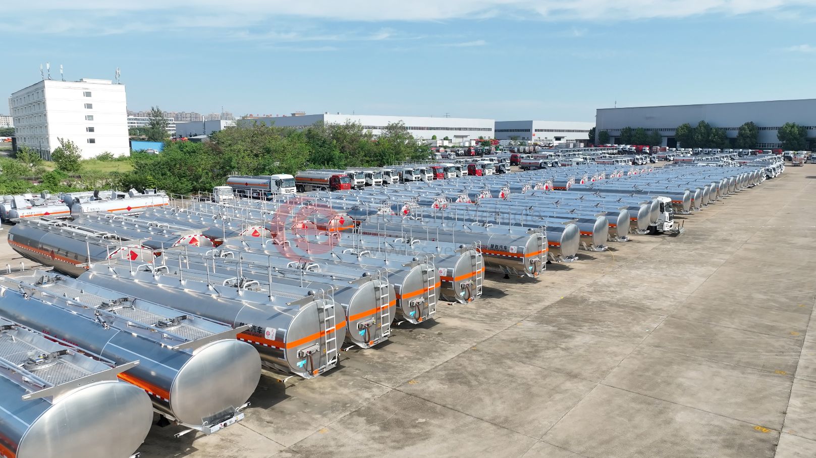 r&eacute;servoir de carburant semi-remorque camion-chusheng v&eacute;hicule 2